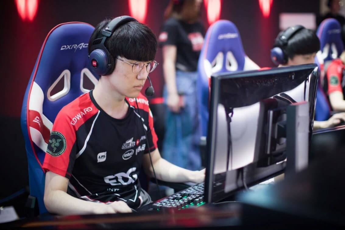 C9血洗LGD,Caps拿下关键大龙激烈交锋淘汰赛,成为赛场最大亮点 C9血洗LGD,Caps拿下关键大龙激烈交锋淘汰赛,成为赛场最大亮点