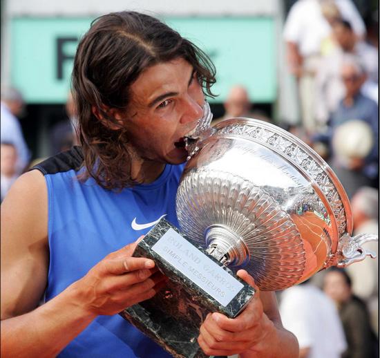 开云下载-意大利网球队鏖战日本网球队，费德勒制霸全场